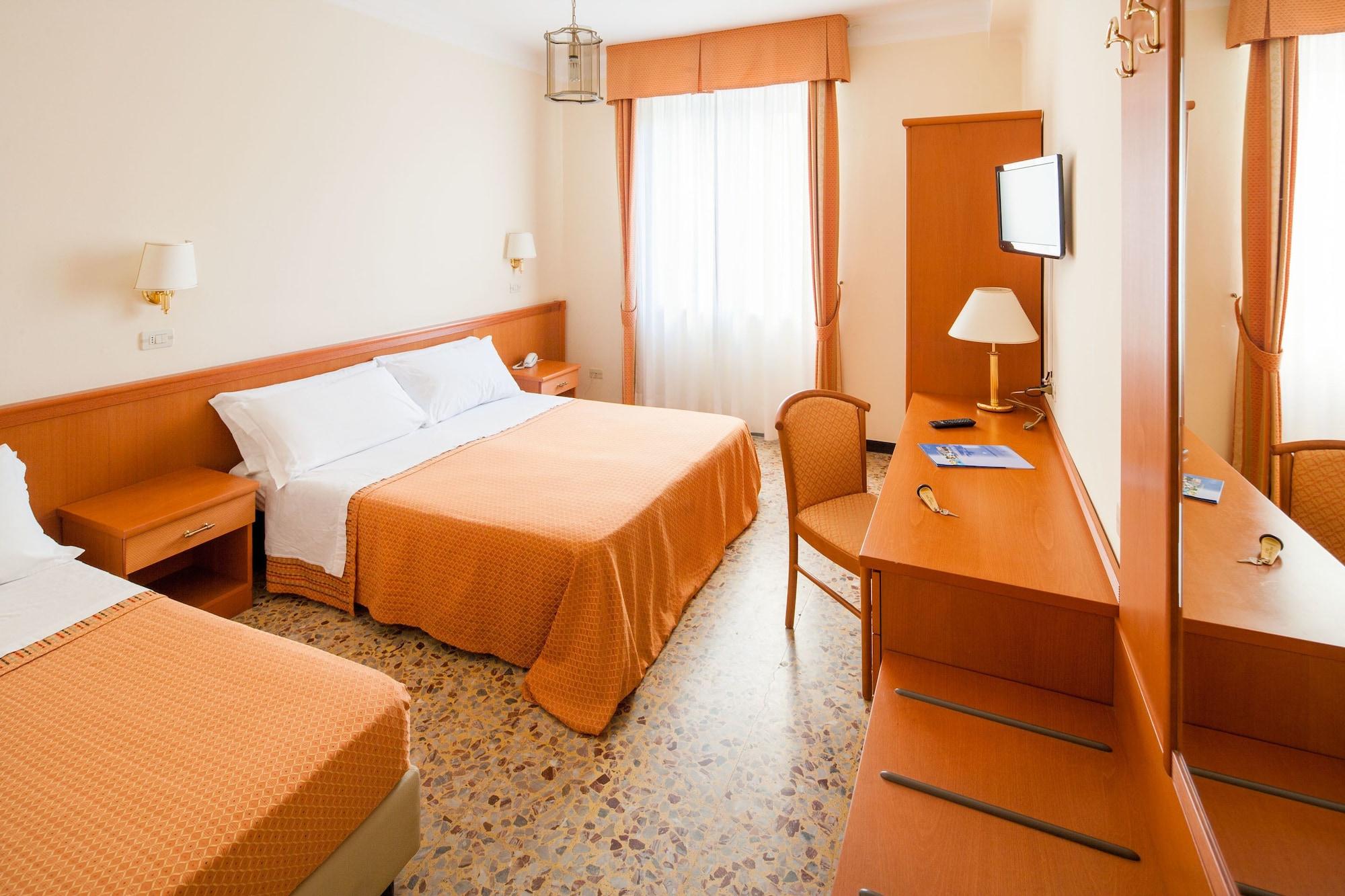 Hotel Curtis Centrale Alassio Ngoại thất bức ảnh