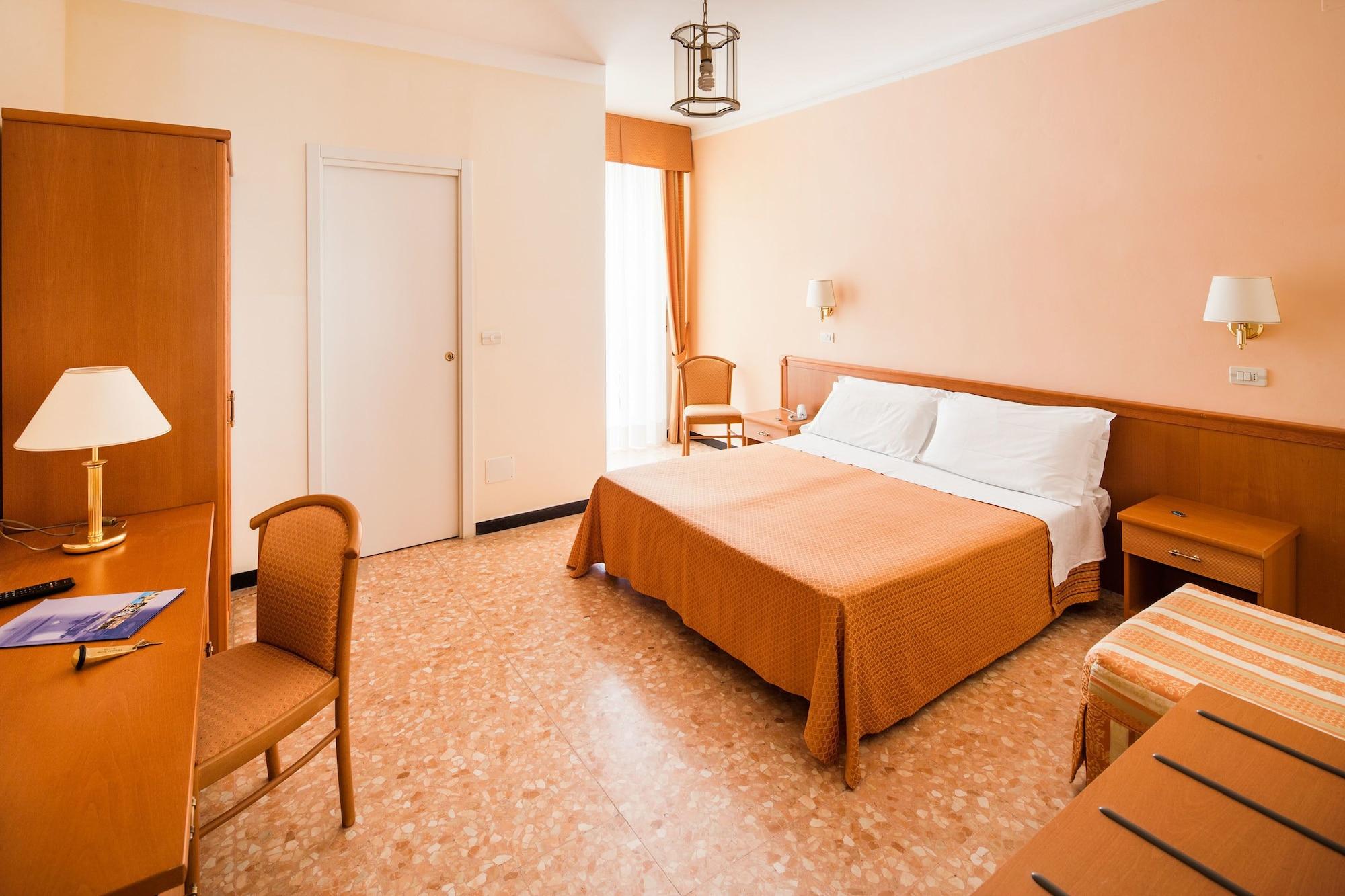 Hotel Curtis Centrale Alassio Ngoại thất bức ảnh