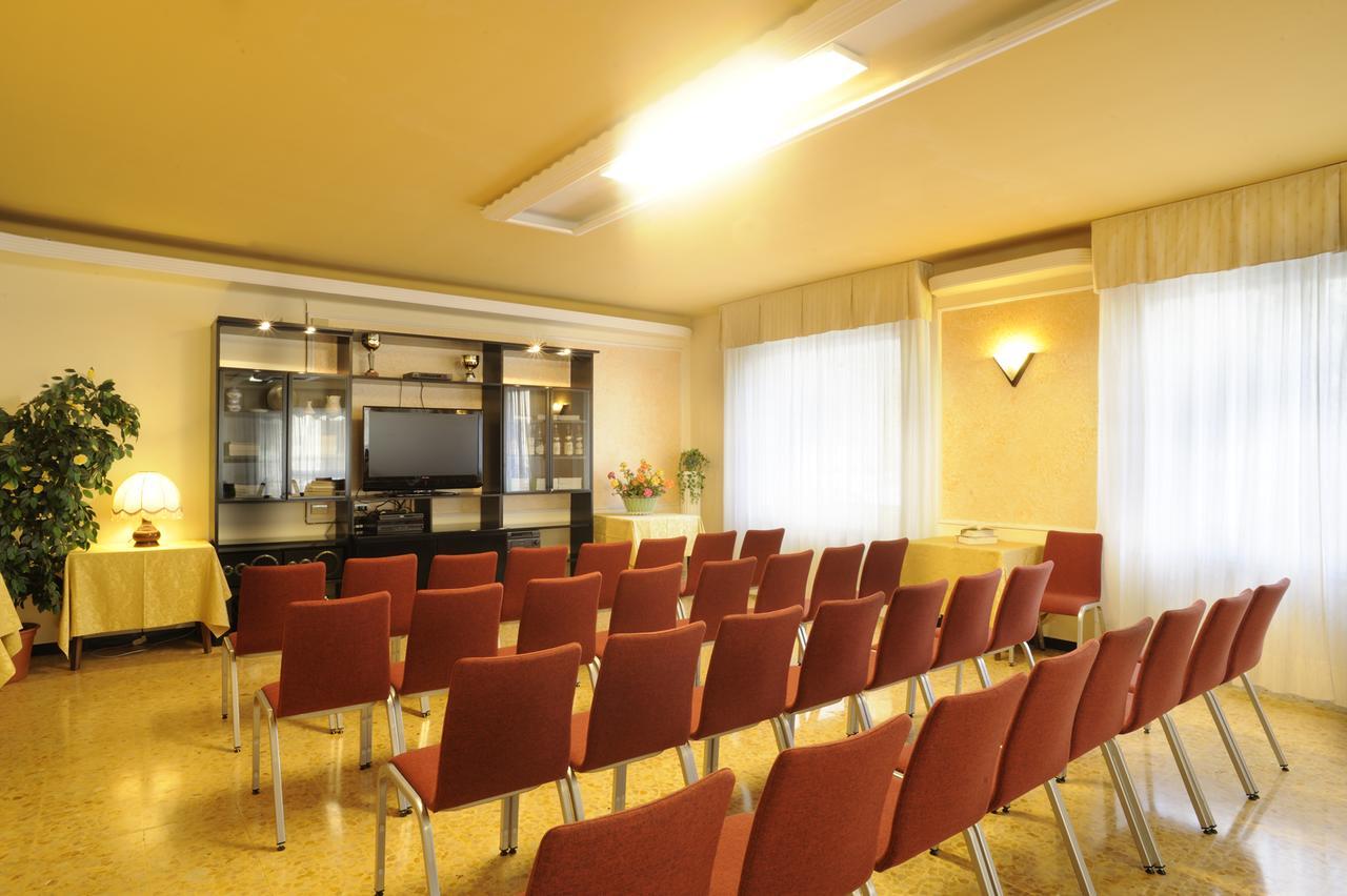Hotel Curtis Centrale Alassio Ngoại thất bức ảnh